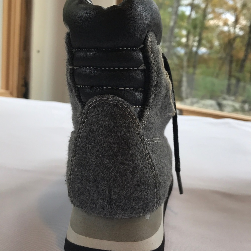Joe Boxer Boots - Picture 3 of 5